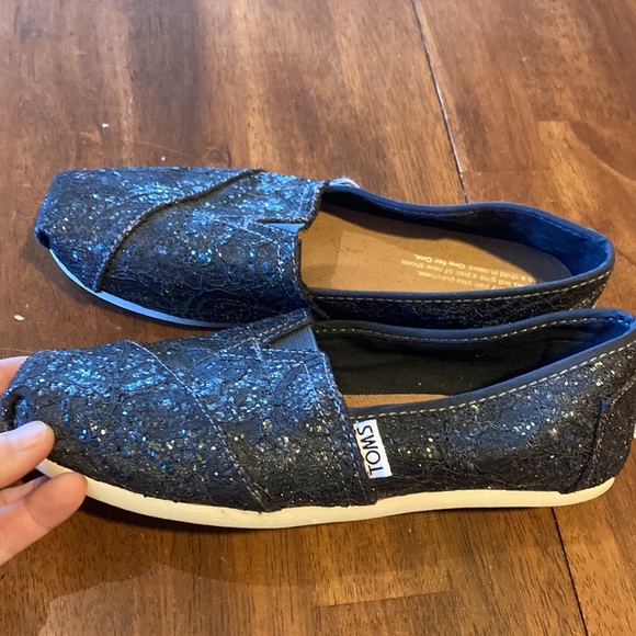 Tom’s, sparkly black women’s size 5.5 - Picture 4 of 7